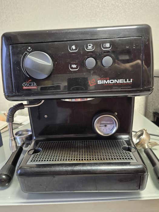 Nuova Simonelli Oscar 1 + Grinta