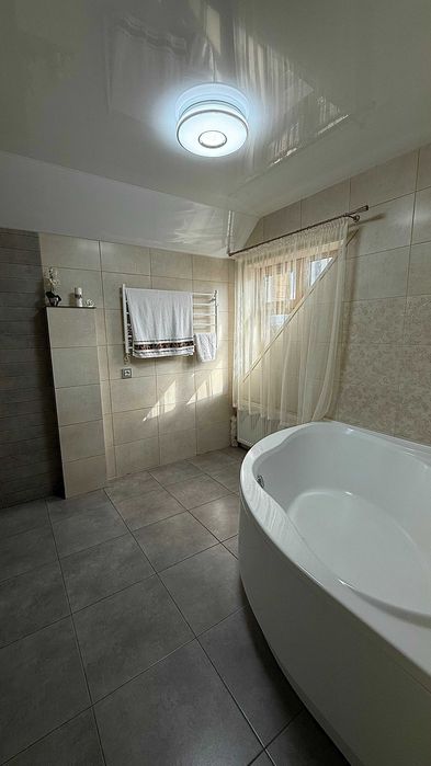 Продаж будинку в Зарічанах
