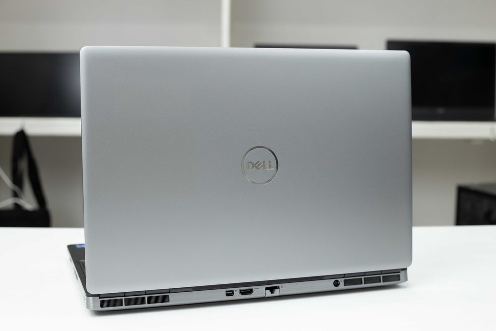 Dell Precision 7560 i7-11850H 32RAM 1TbSSD RTX A4000 FHD IPS 15,6”