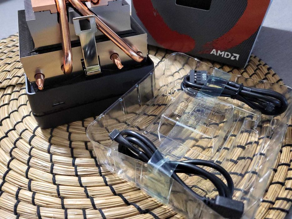 Ryzen 7 3700X, chłodzenie RGB, nieużywane