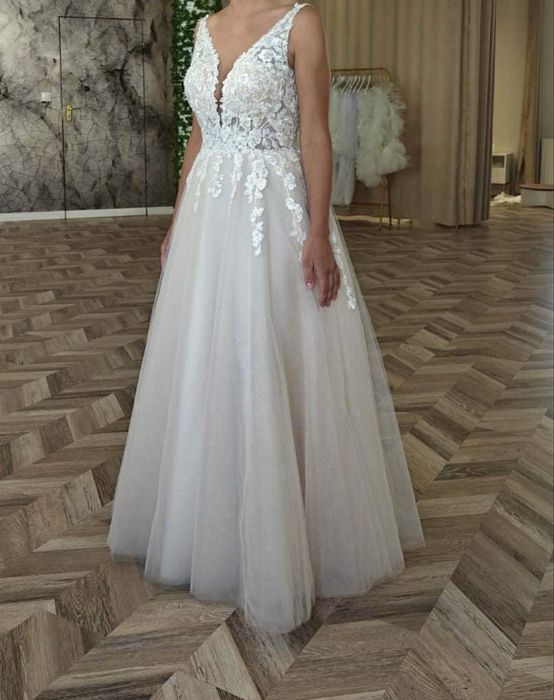 Piękna suknia ślubna litera A rozmiar s