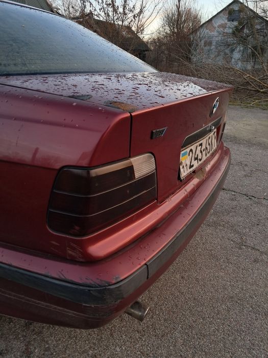 Продам машину BMW E36