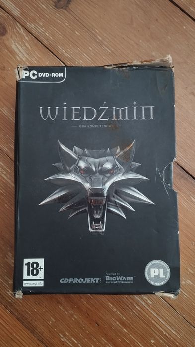 WIEDŹMIN oryginalne pudełko z akcesoriami – SOUNDTRACK, OPOWIADANIE, PORADNIK, instrukcja, materiały dodatkowe – BRAK CD z grą