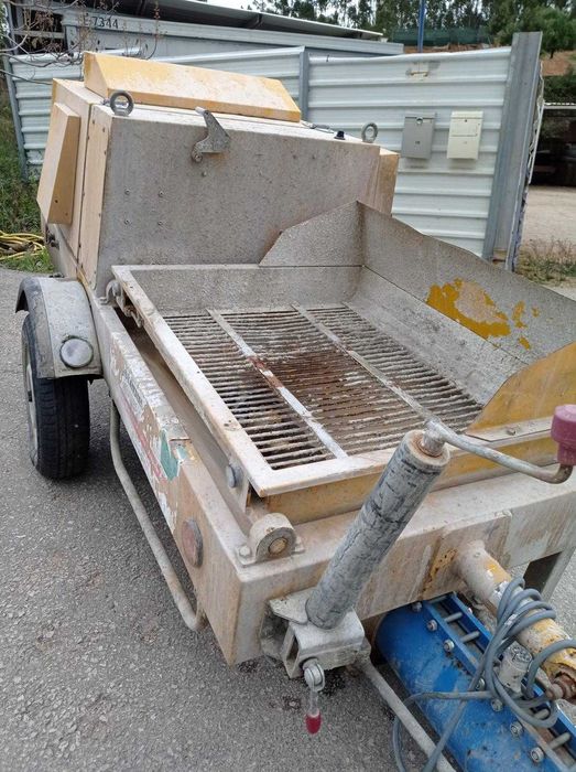 Máquina de Bombar Betão - Bunker - CLB 18 / 2005 C / Mangueiras