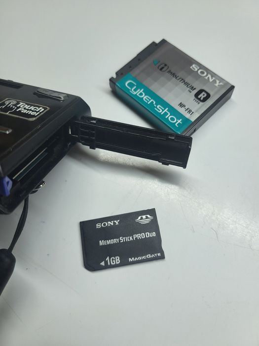 Фотокамера Sony Cyber-shot DSC-T50