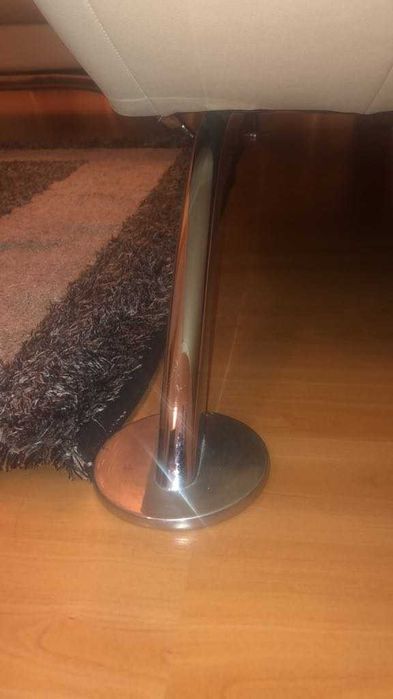 Vendo 2 Sofás em pele bege