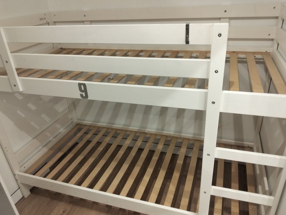 Beliche de IKEA com colchão