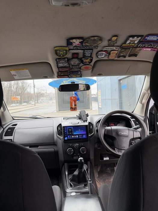 Isuzu D-MAX 2.5  бі-турбо 2012 року