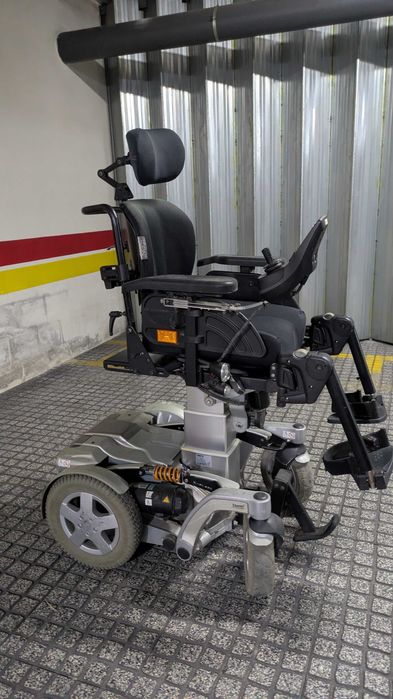 Cadeira de Rodas Eléctrica Invacare Storm 4 X-plore – Elevatória e Reclinável