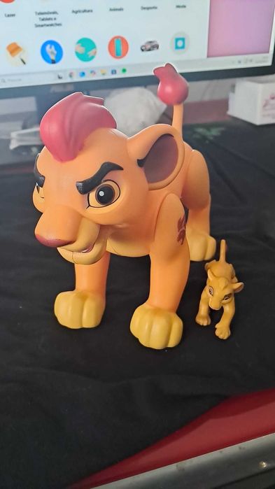 2 Figuras (Kion/Simba) O Rei Leão