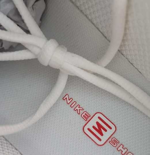 Biały Nike Model TL  42