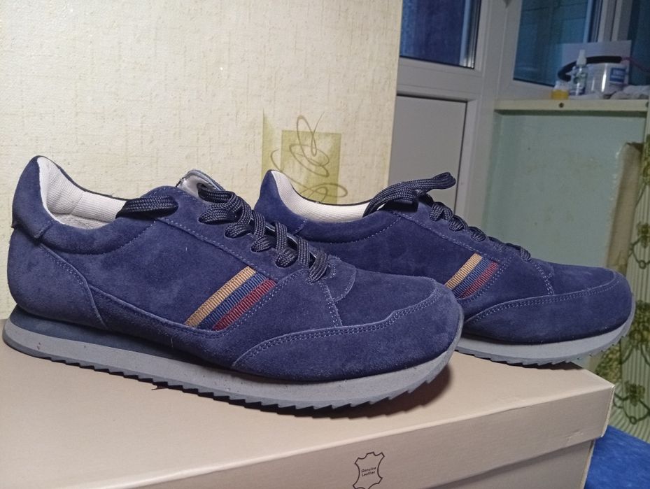 Кросівки  чоловічі.