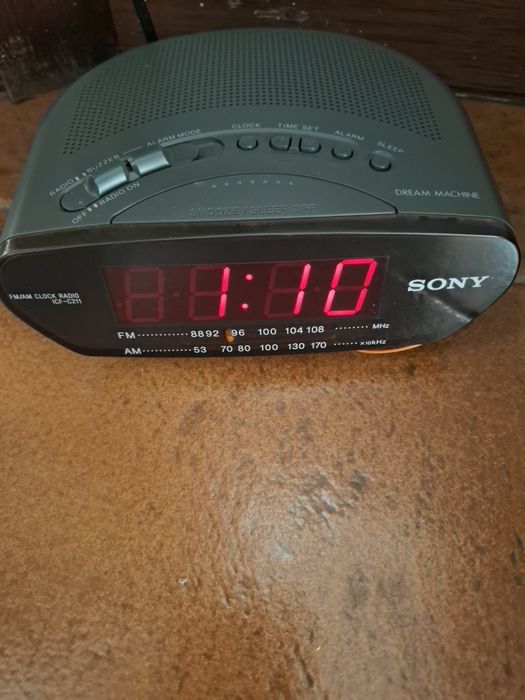 Radio relógio com alarme sony