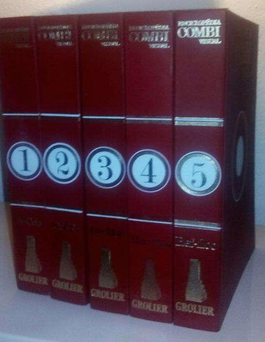 Vendo Vários Livros