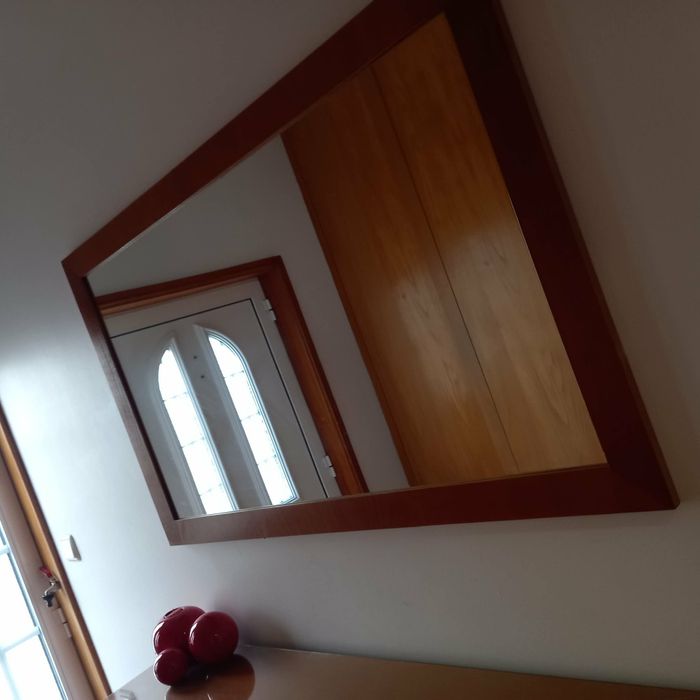 Móvel de entrada com espelho