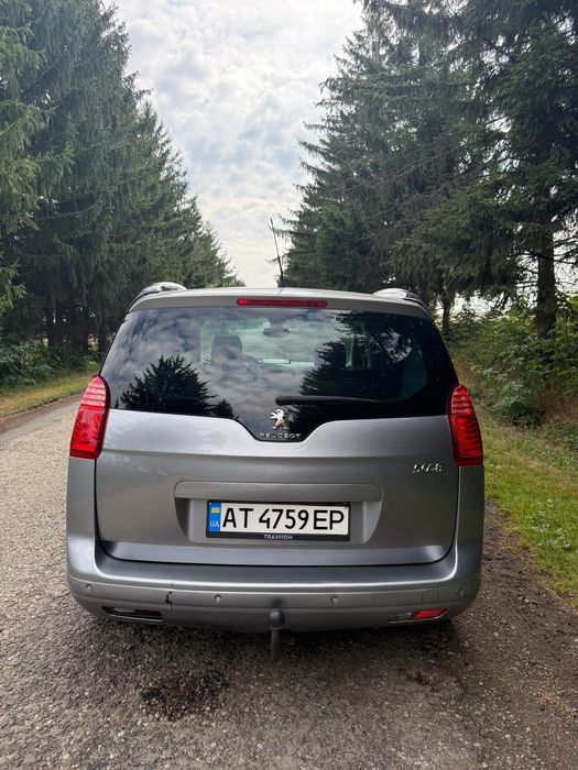 Продам Пежо 5008