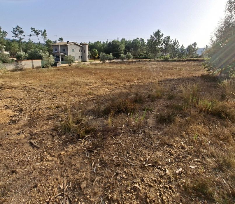 Vendo terreno em Vale Marelo com área aproximada de 9000m2"