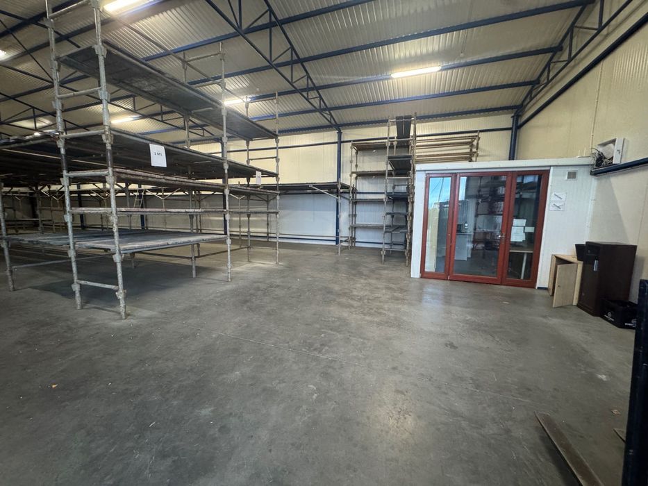 Hala 400 m + hala namiotowa 230 m+ plac TIR  Przy A1 Stanisławie Tczew