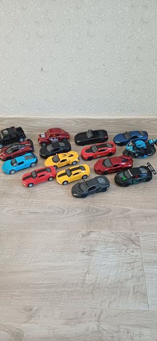 Металеві машинки