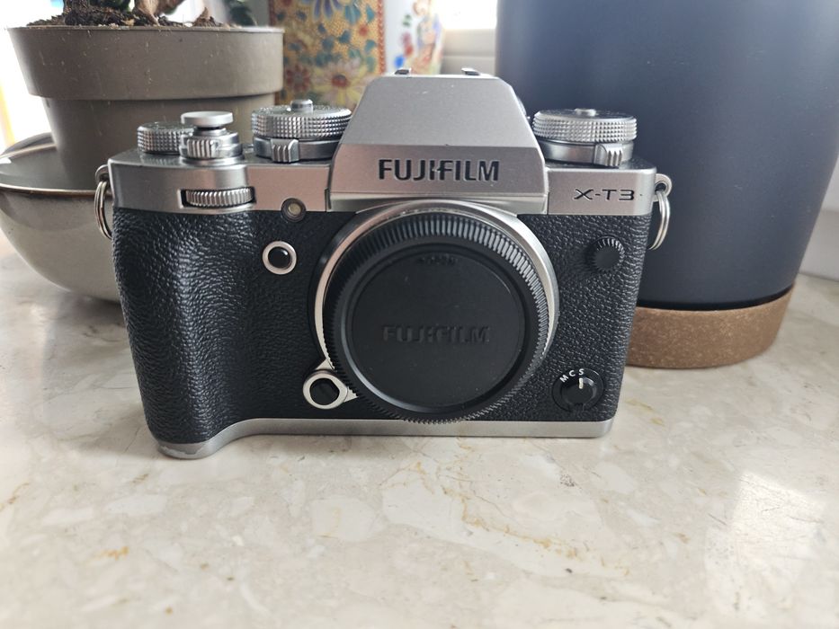 Srebrny Fujifilm xt-3