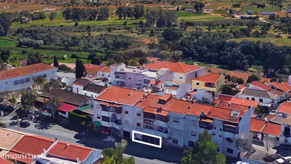 Excelente espaço comercial junto á EN125