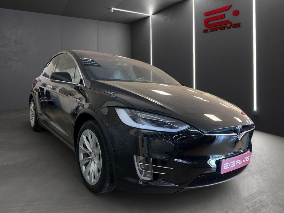 Tesla Model X 75D