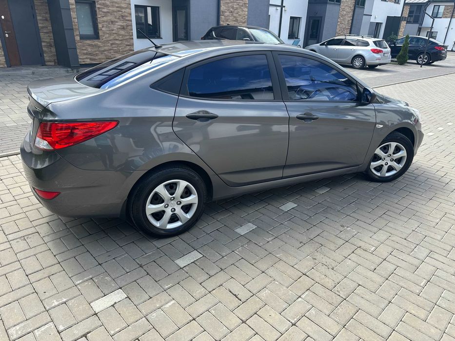 Hyundai Accent 2013