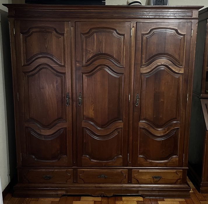 Guarda-roupa madeira