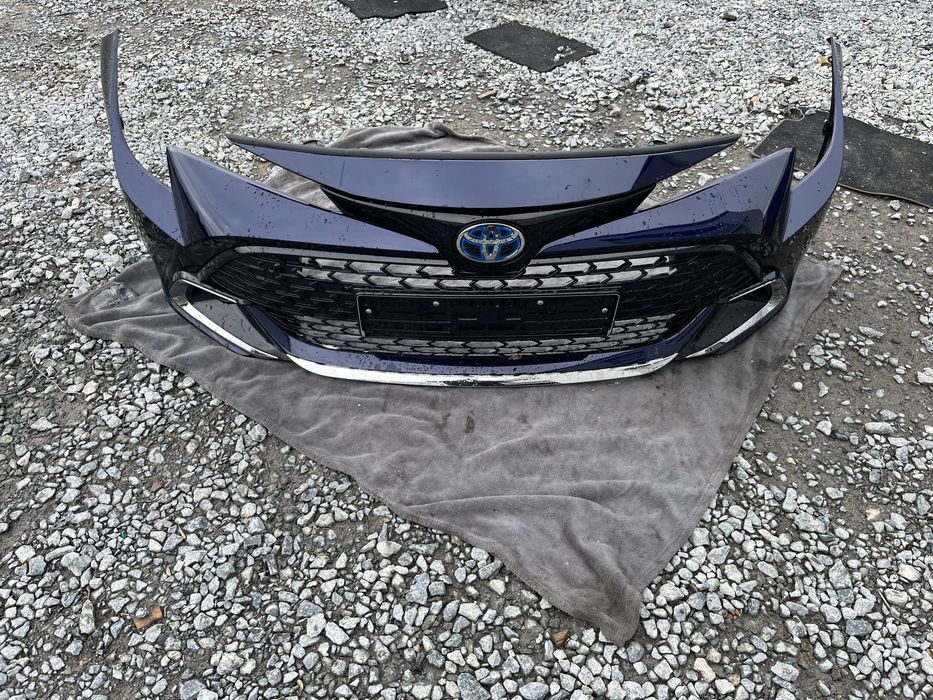 Zderzak przód Toyota Corolla E21 LIFT X8X 4xPDC