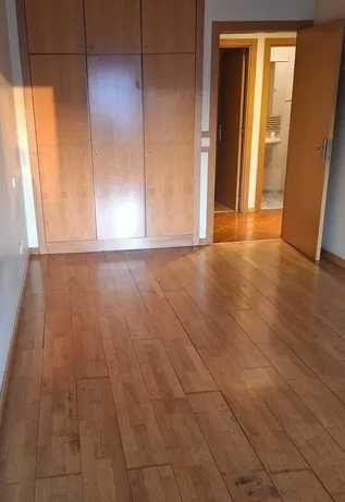 Amadora T2 renovado com parqueamento