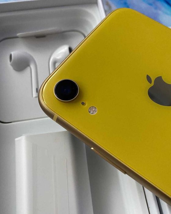 iPhone XR Yellow Новий