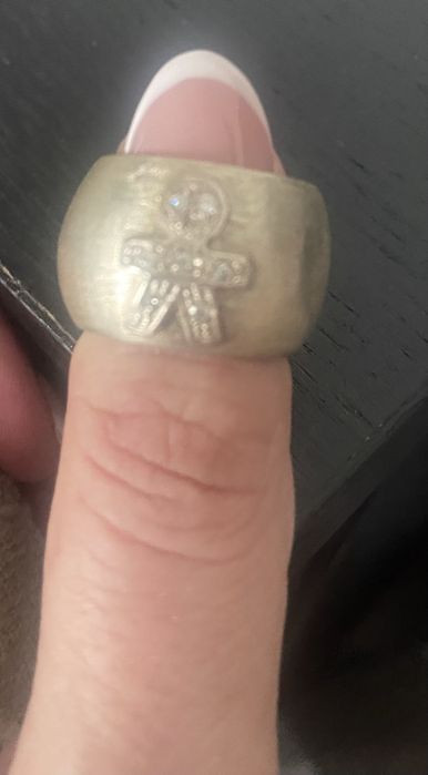 Conjunto Anel grosso e fio prata escovada com menino brilhantes