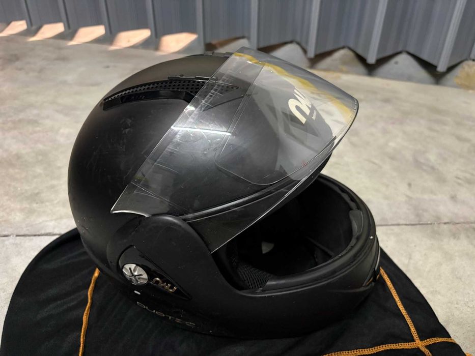 Capacete + Blusão + Luvas + Intercomunicador Mota