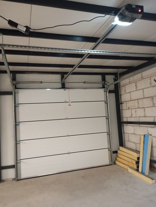 Brama garażowa , brama segmentowa, brama przemysłowa