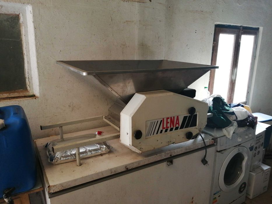 Esmagador / Ralador  de Uvas Elétrico