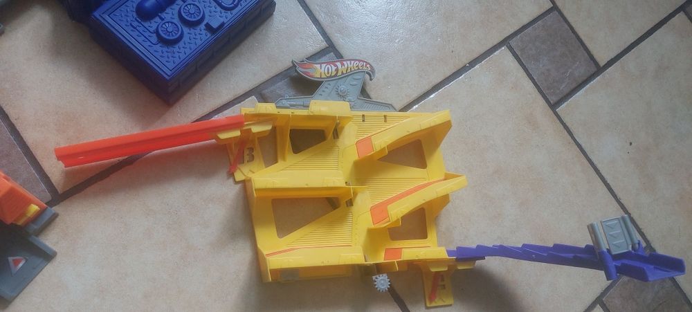 Hot Wheels Dinozaur