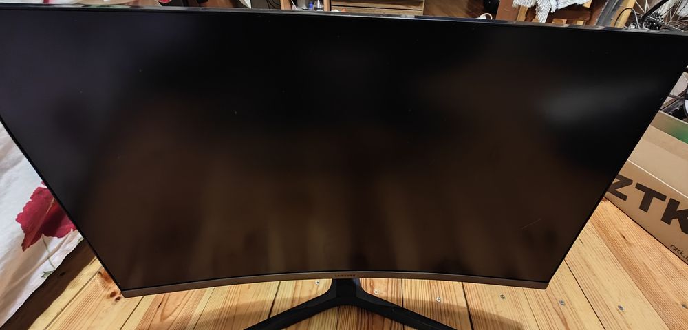 Монітор Samsung curvel