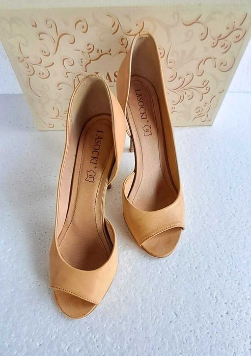 Kobiece seksowne szpilki skóra licowa nude camel cieliste Lasocki r.39