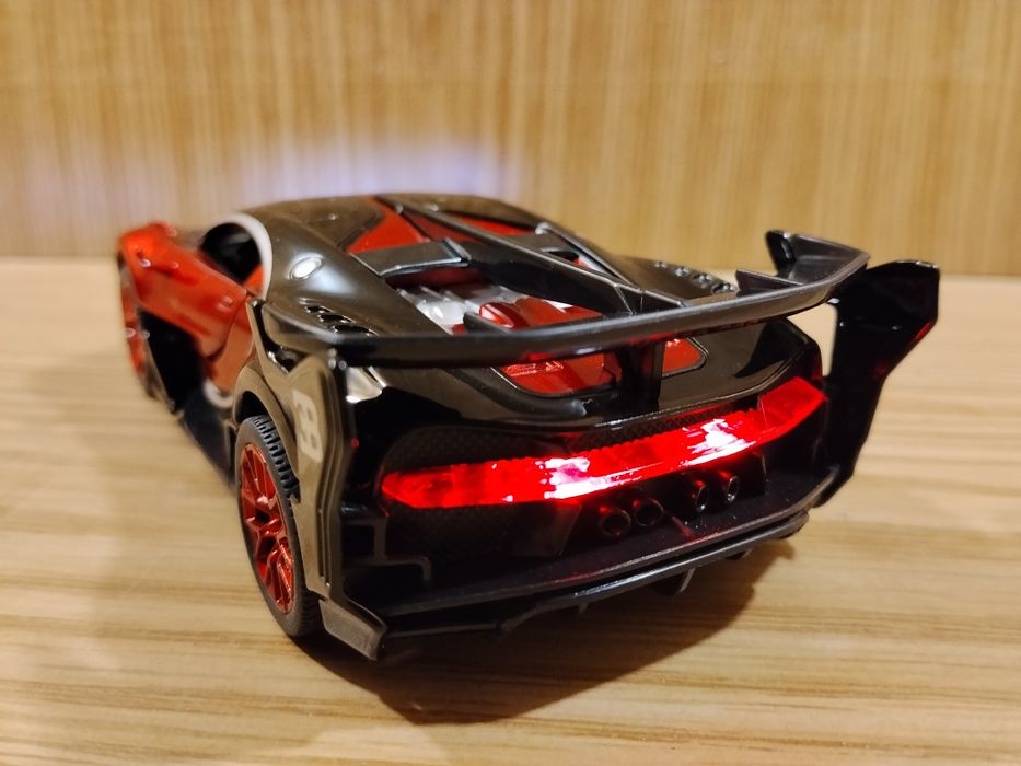 Модель машинка авто Bugatti 1:32 автоэксперт металл,свет,звук, инерция