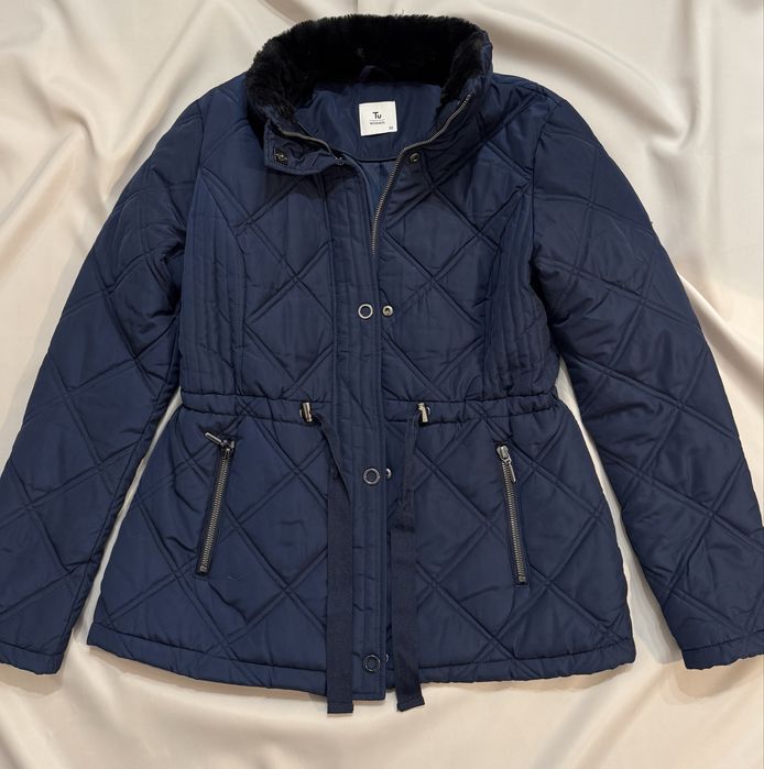 Демисезонная  куртка Тu