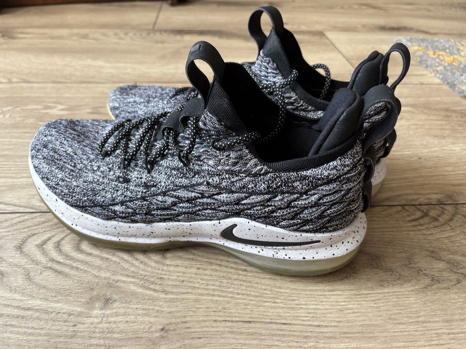 Nike Lebron XV low oreo
