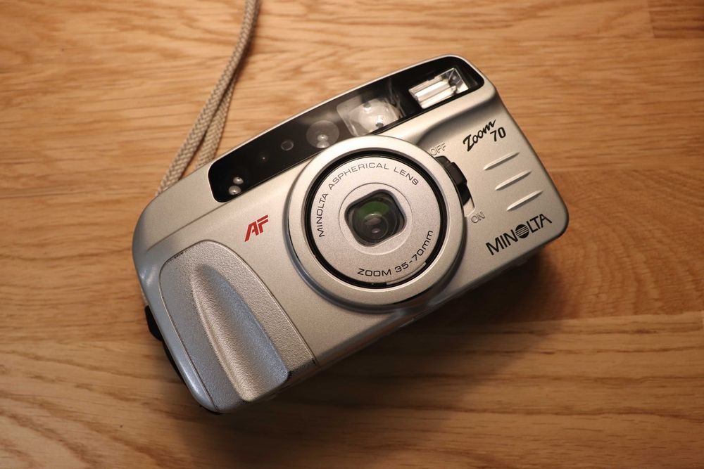 Point and Shoot Minolta Zoom 70