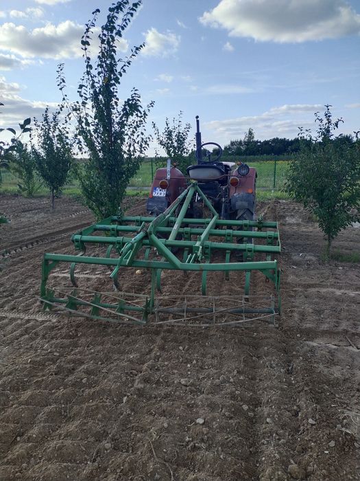 Agregat kultywator wałek strunowy