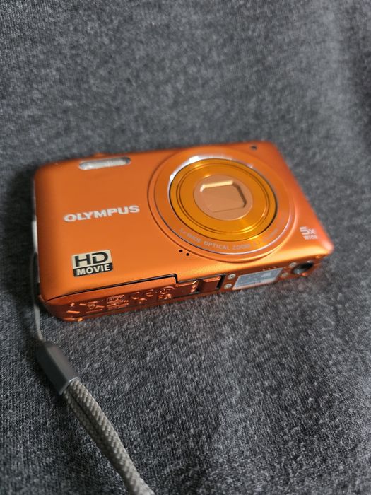 Olympus D-745 | Stan Kolekcjonerski | HD Unikatowy Pomarańczowy Y2K