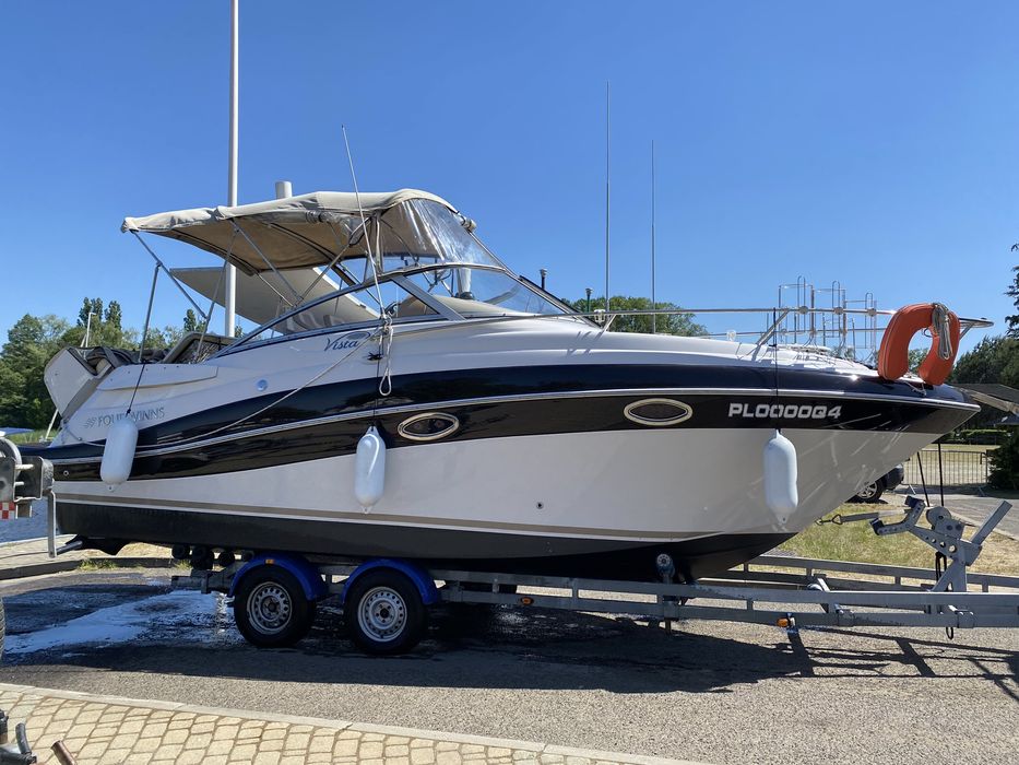 Four Winns 258  chaparral, sea ray, regal