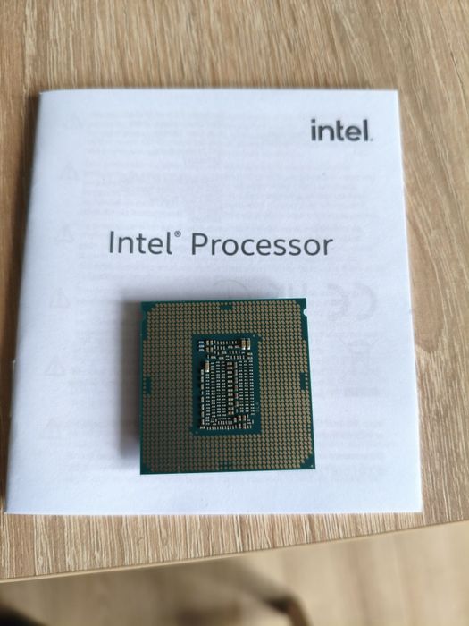 i7 9700k super stan. Używany amatorsko.