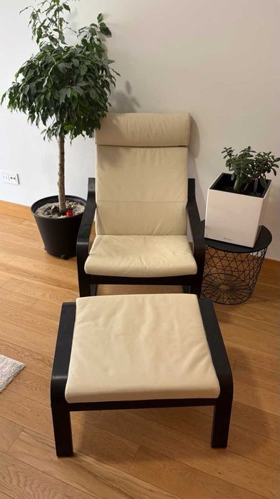 Cadeira / Poltrona IKEA POÄNG e repousa-pés (pele natural)
