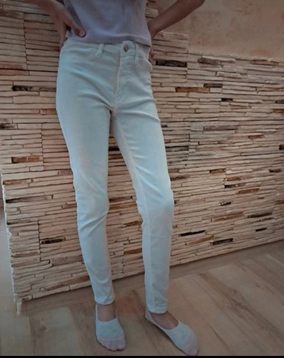 Spodnie jeansowe sinsay białe