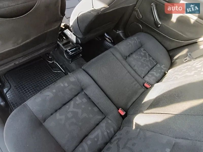 Volkswagen Golf 2000