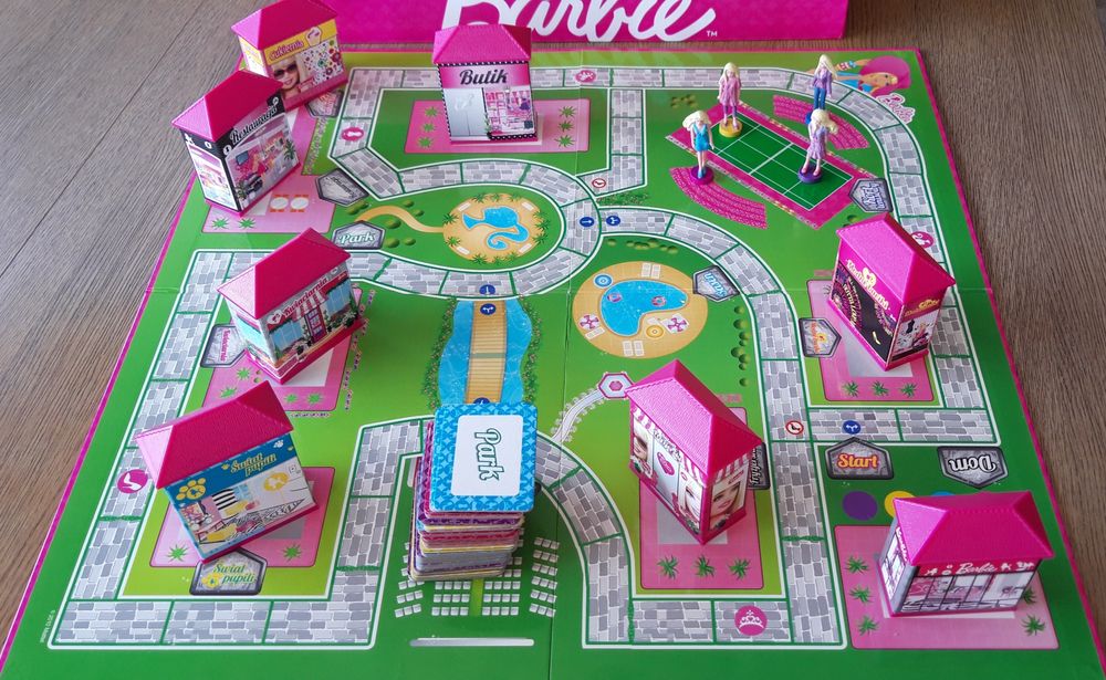 Sprzedam grę planszową Barbie "Miasto mody"